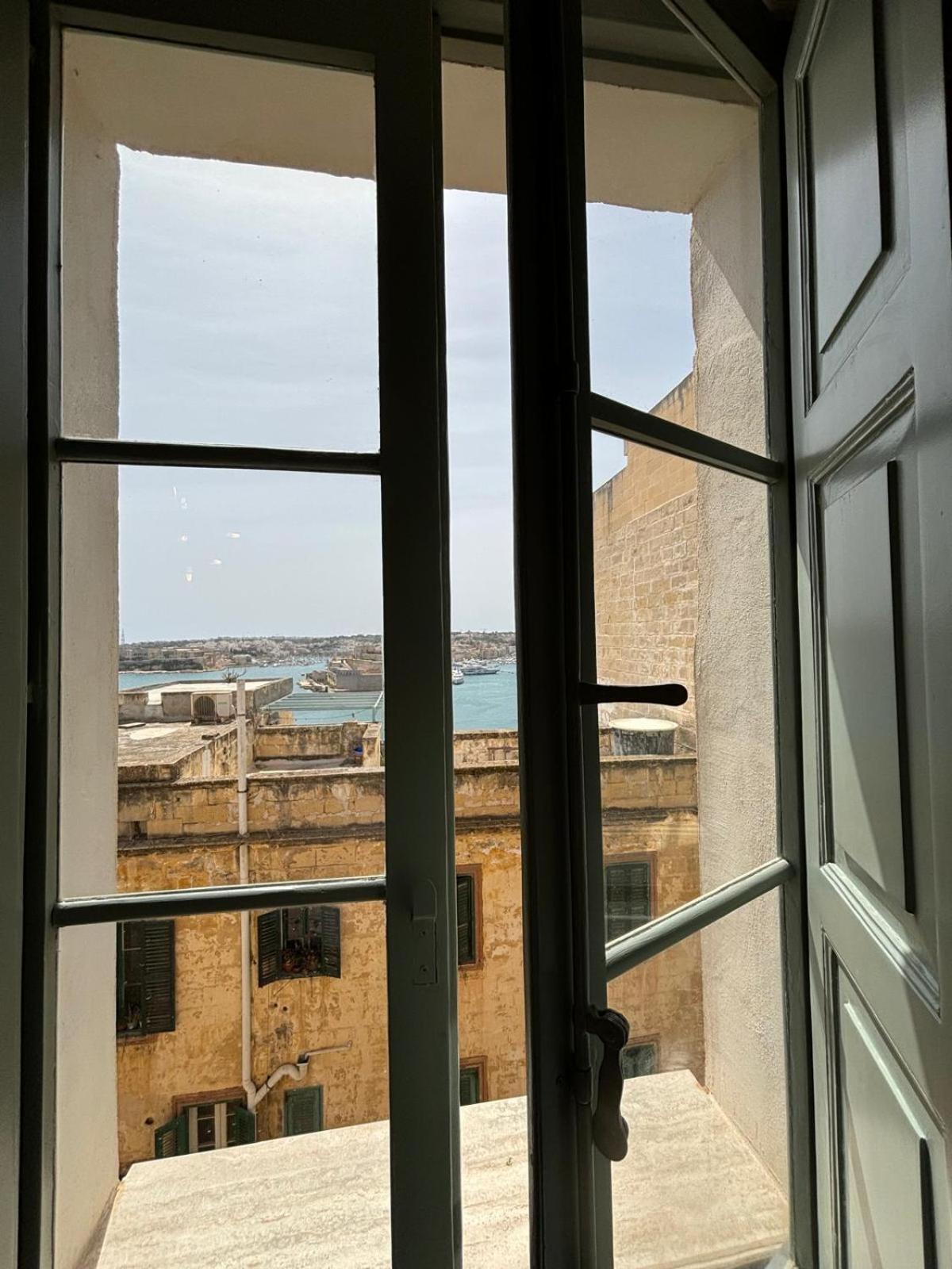 Battery House Hotel Валета Екстериор снимка