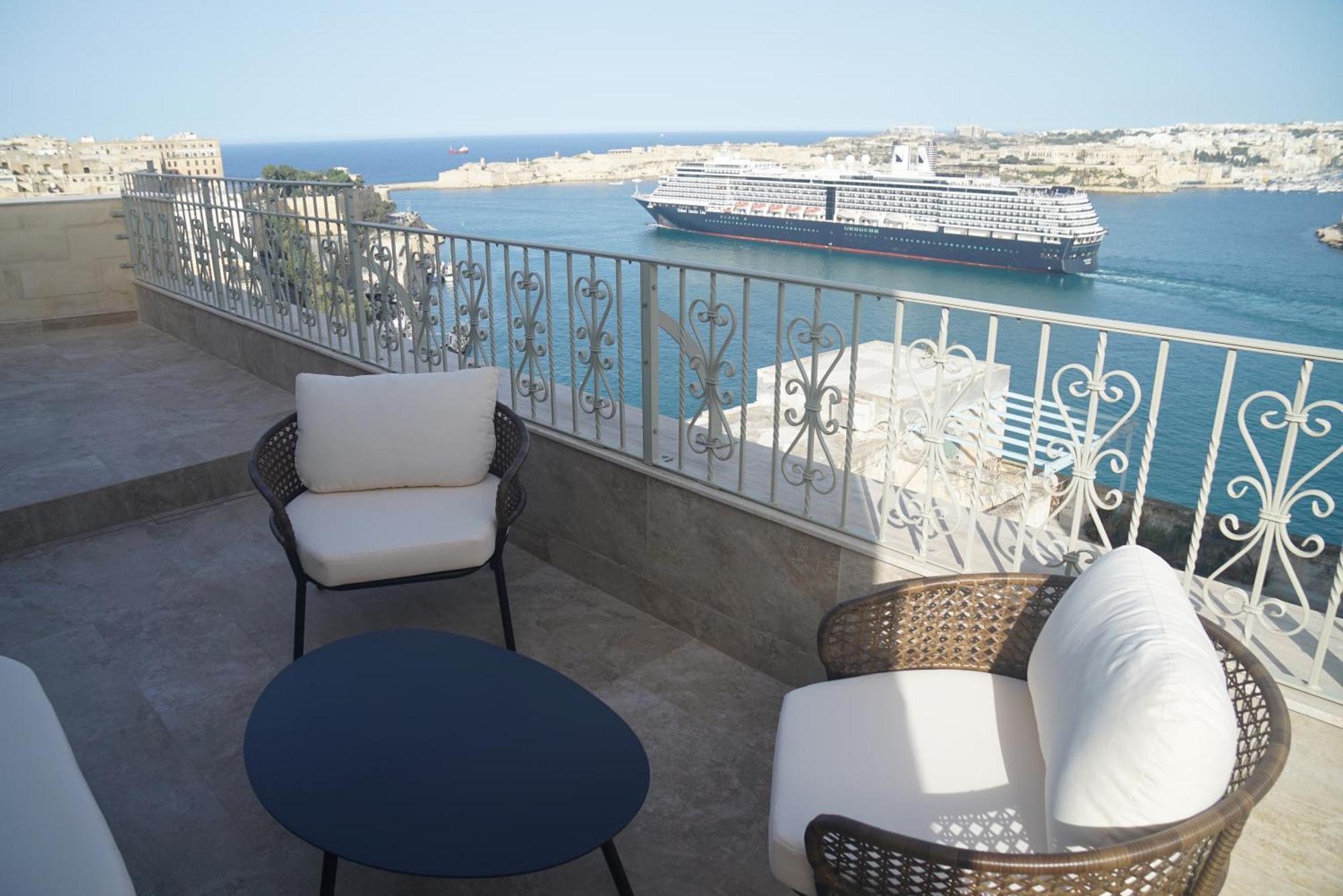 Battery House Hotel Валета Екстериор снимка