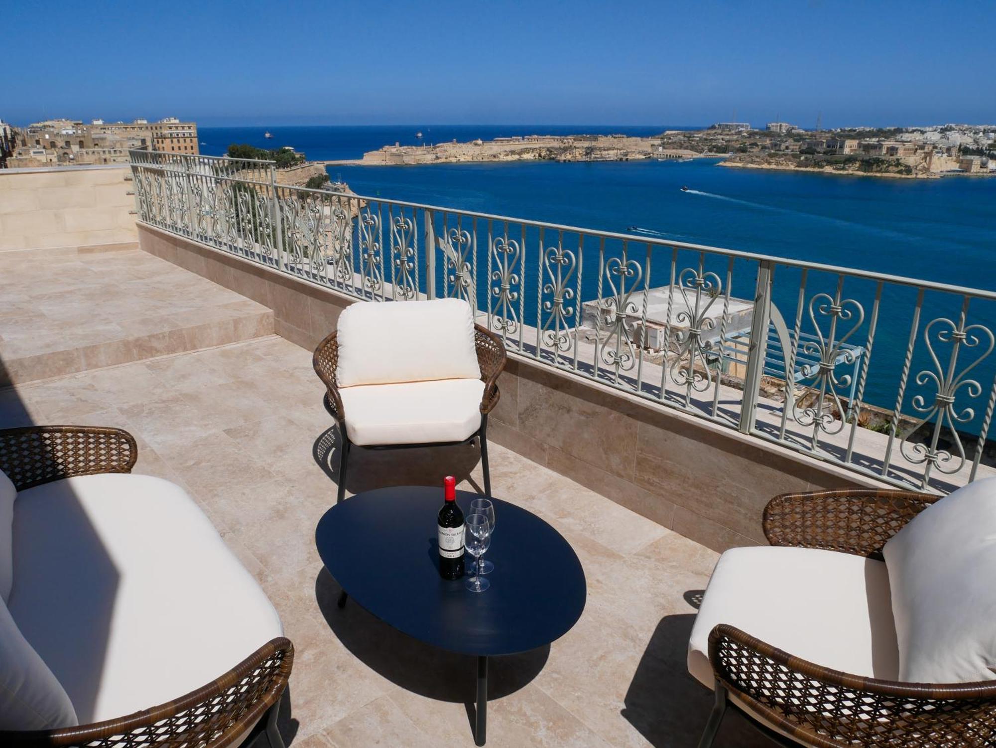 Battery House Hotel Валета Екстериор снимка